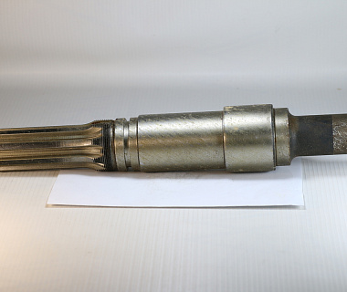 6050-81-4111 Вал-шестерня