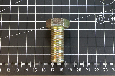 01010-51640 Болт