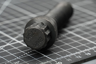 6V8849 Болт