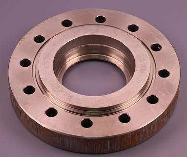 9G7543 Крышка напр.колеса D9L