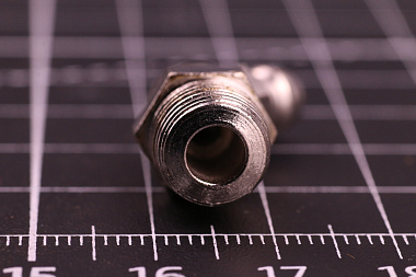 3B8485 Штуцер 