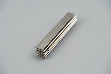 8P7858 пружина