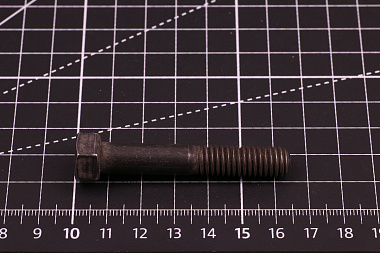 1653933 Болт