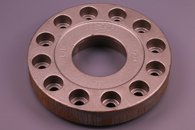 9G7543 Крышка напр.колеса D9L